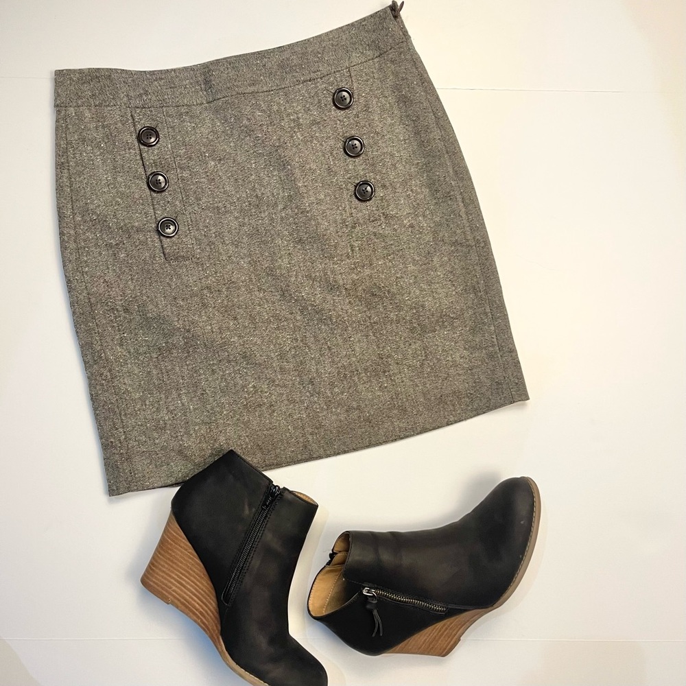 Banana Republic Skirt Grey size 2